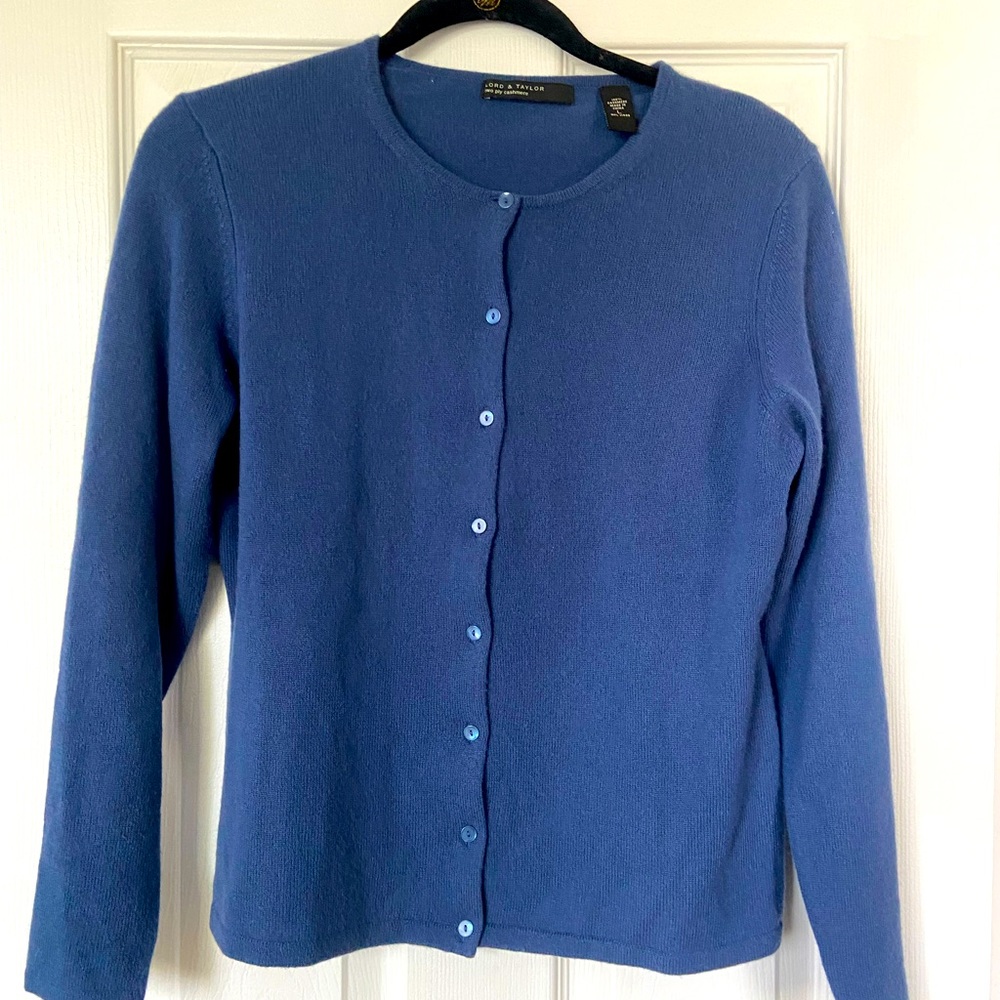 Lord & Taylor two ply cashmere cardigan•EUC•L•Blue
